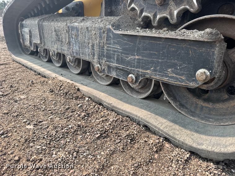 image for item DY3126 2015 John Deere 331G tracked skid steer loader