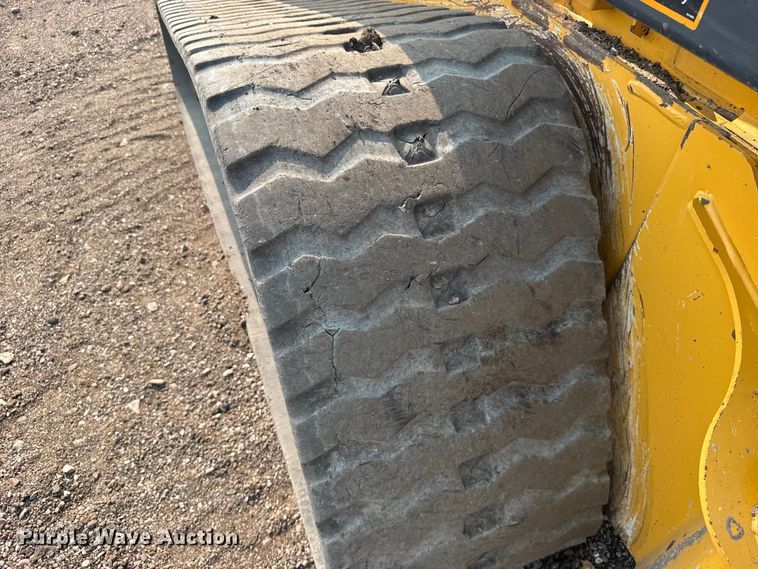 image for item DY3126 2015 John Deere 331G tracked skid steer loader