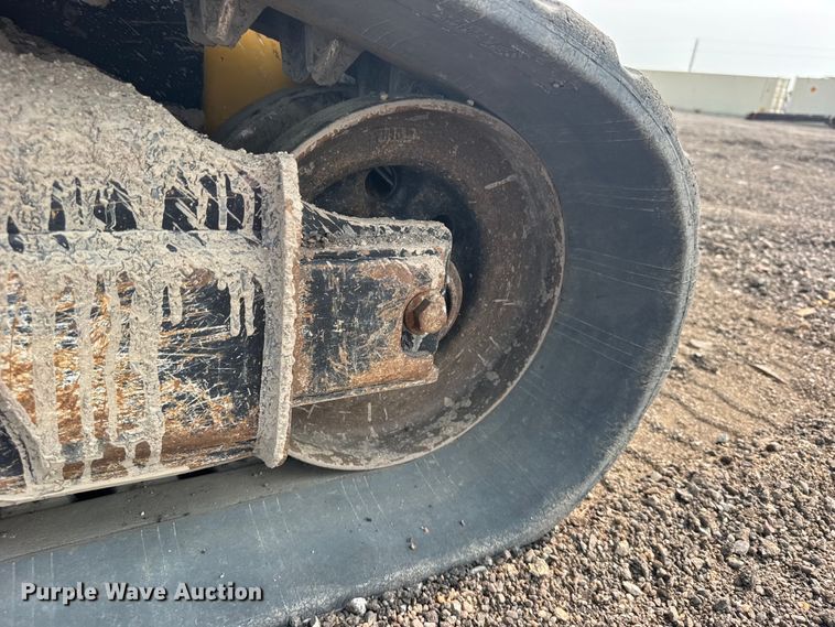 image for item DY3126 2015 John Deere 331G tracked skid steer loader