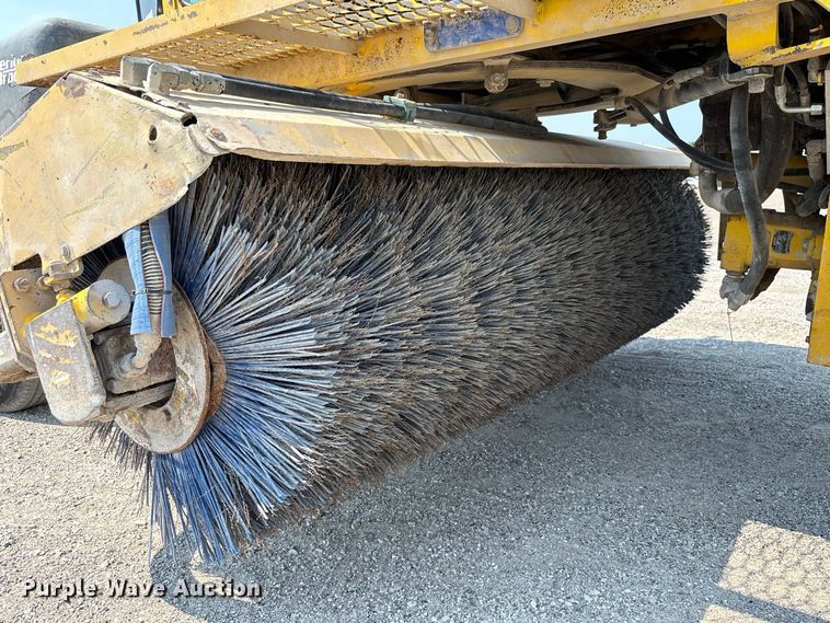 image for item DZ4482 2016 Superior Broom DT80K broom