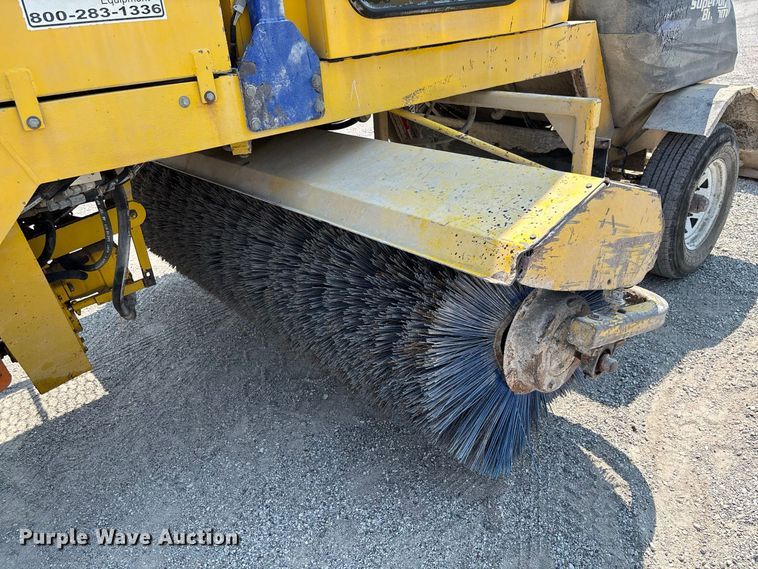 image for item DZ4482 2016 Superior Broom DT80K broom