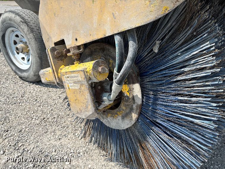 image for item DZ4483 2015 Superior Broom DT80K broom