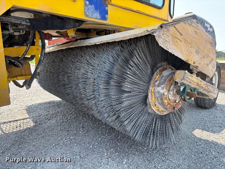 image for item DZ4483 2015 Superior Broom DT80K broom