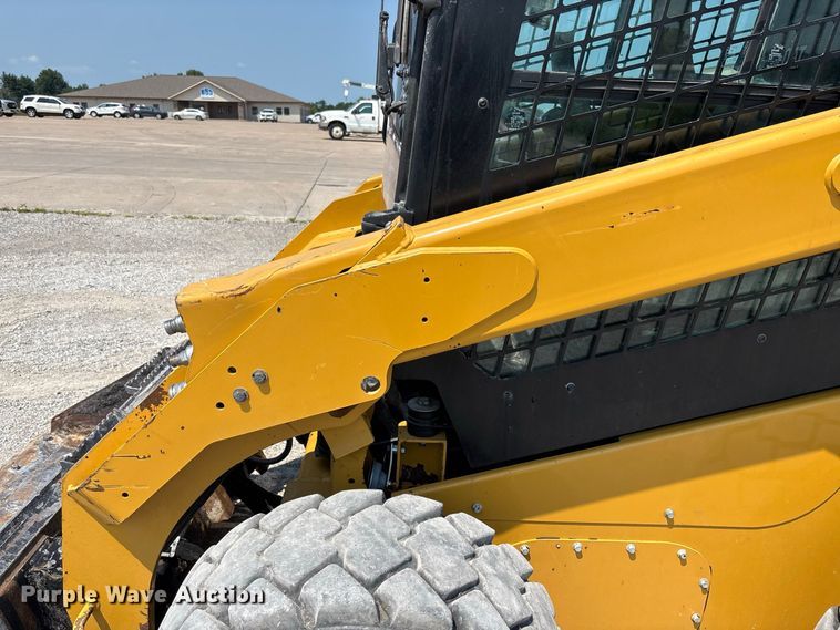 image for item DZ4484 2019 Caterpillar 262D skid steer loader