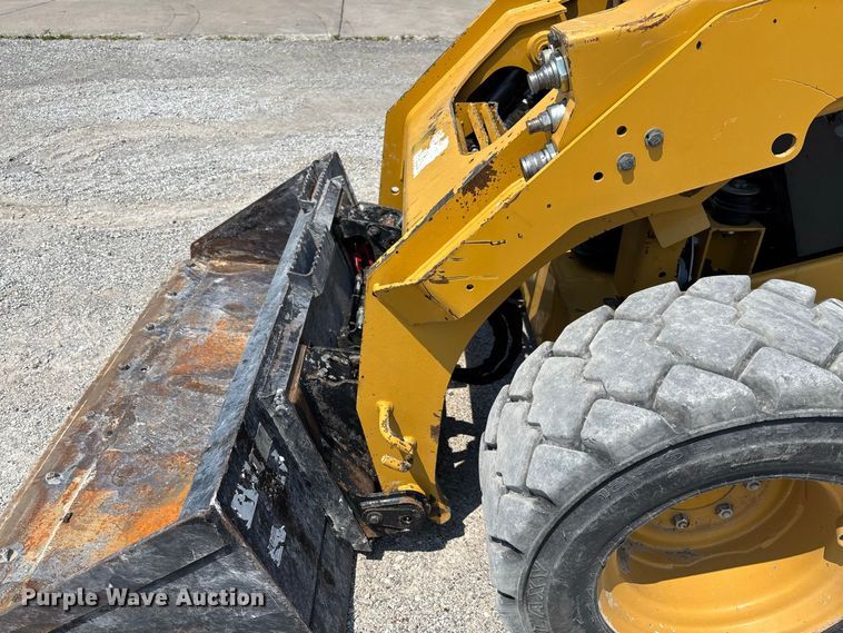 image for item DZ4484 2019 Caterpillar 262D skid steer loader