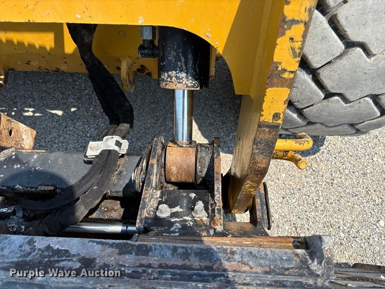 image for item DZ4484 2019 Caterpillar 262D skid steer loader