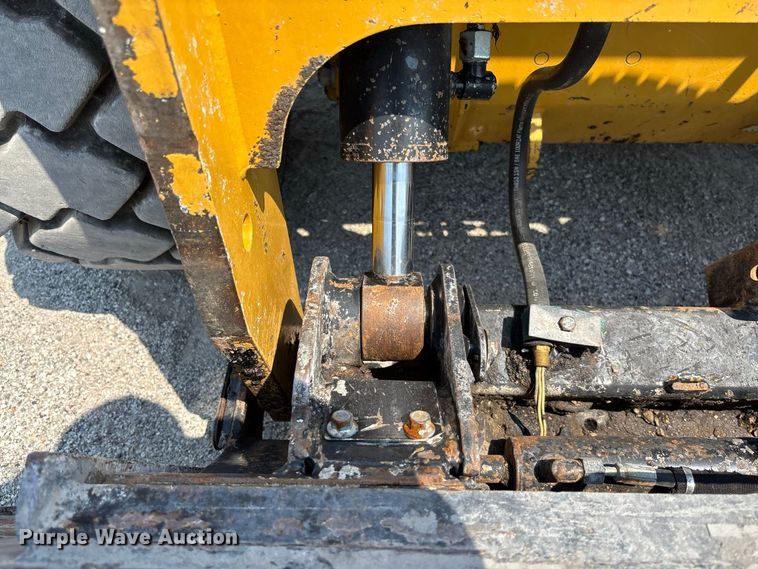 image for item DZ4484 2019 Caterpillar 262D skid steer loader