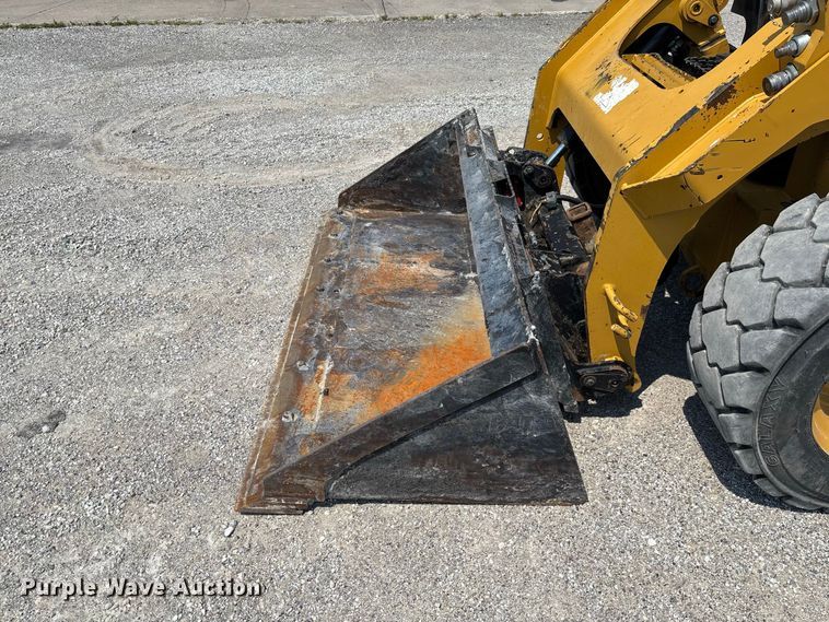 image for item DZ4484 2019 Caterpillar 262D skid steer loader