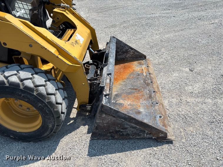 image for item DZ4484 2019 Caterpillar 262D skid steer loader