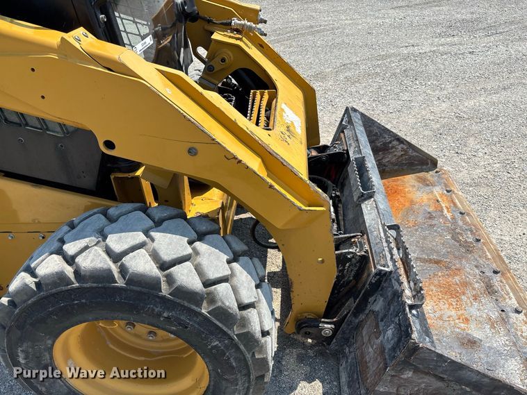 image for item DZ4484 2019 Caterpillar 262D skid steer loader