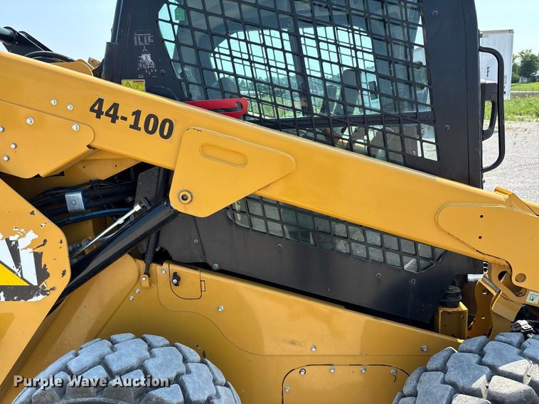 image for item DZ4484 2019 Caterpillar 262D skid steer loader