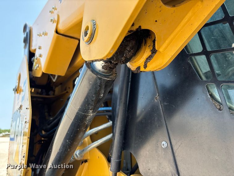 image for item DZ4484 2019 Caterpillar 262D skid steer loader