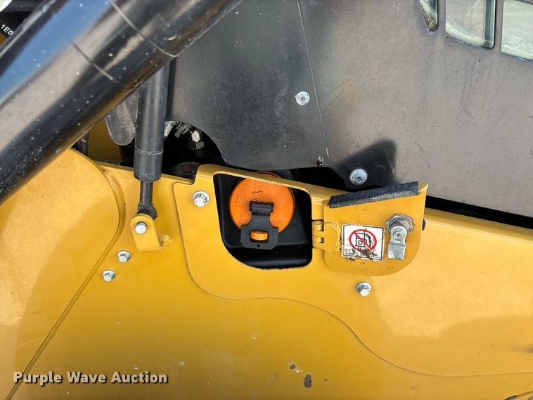 image for item DZ4484 2019 Caterpillar 262D skid steer loader