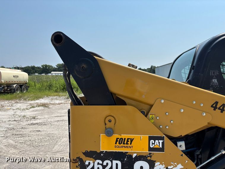 image for item DZ4484 2019 Caterpillar 262D skid steer loader
