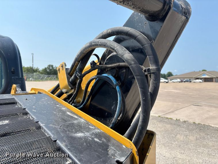 image for item DZ4484 2019 Caterpillar 262D skid steer loader