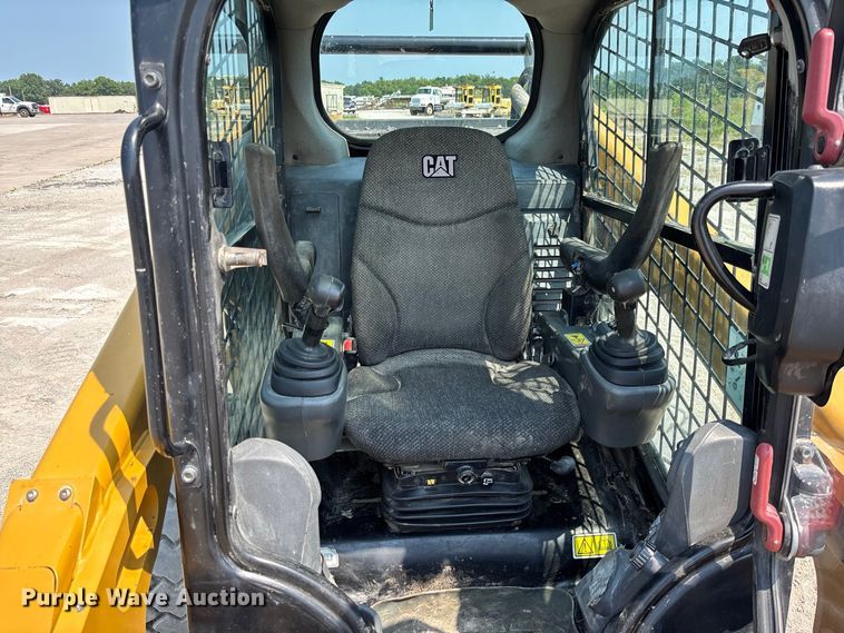 image for item DZ4484 2019 Caterpillar 262D skid steer loader
