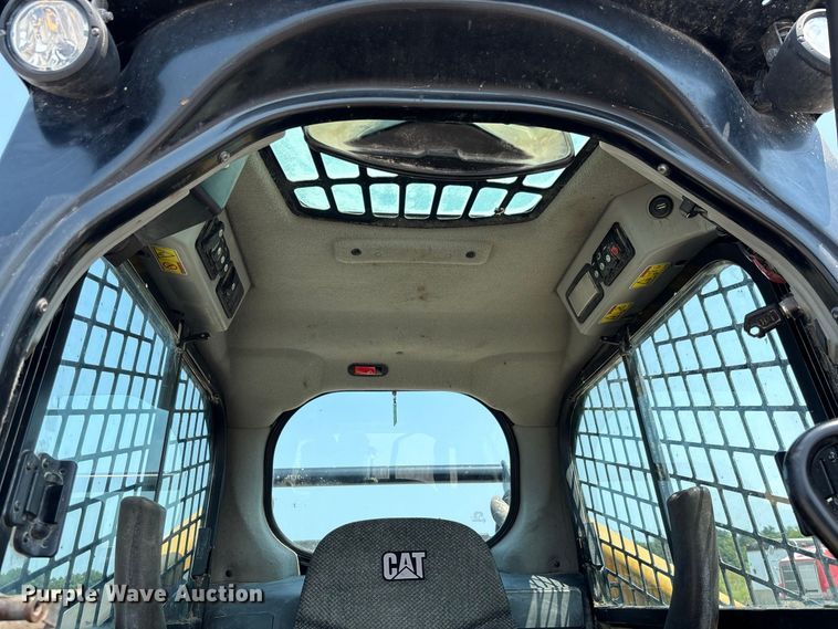 image for item DZ4484 2019 Caterpillar 262D skid steer loader