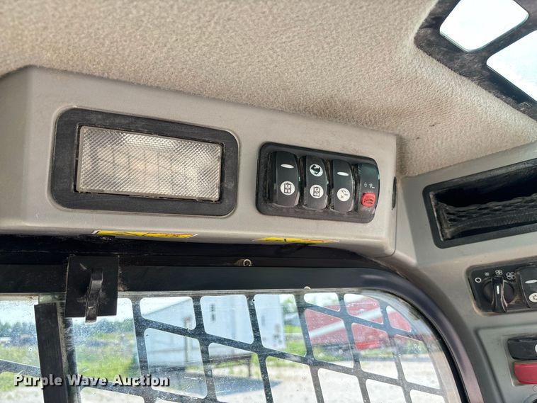 image for item DZ4484 2019 Caterpillar 262D skid steer loader