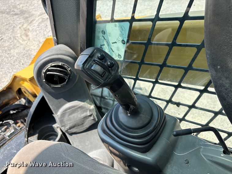 image for item DZ4484 2019 Caterpillar 262D skid steer loader