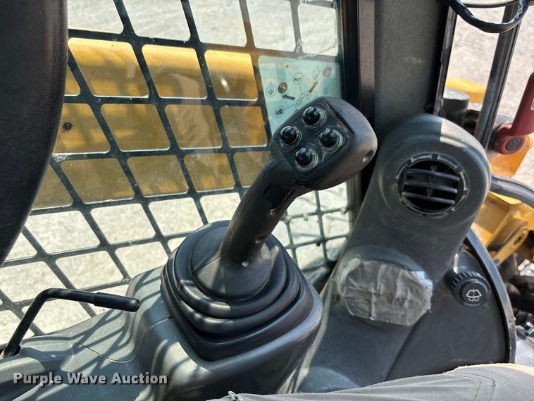image for item DZ4484 2019 Caterpillar 262D skid steer loader