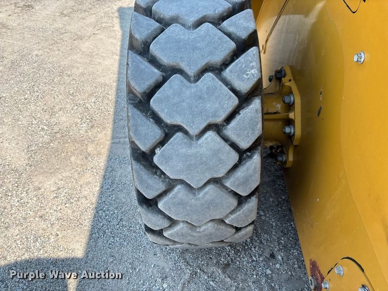 image for item DZ4484 2019 Caterpillar 262D skid steer loader