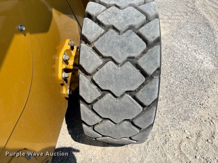 image for item DZ4484 2019 Caterpillar 262D skid steer loader