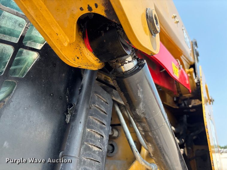 image for item DZ4485 2020 Caterpillar 262D3 skid steer loader