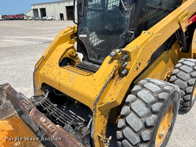 image for item DZ4485 2020 Caterpillar 262D3 skid steer loader
