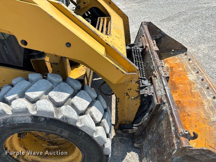 image for item DZ4485 2020 Caterpillar 262D3 skid steer loader