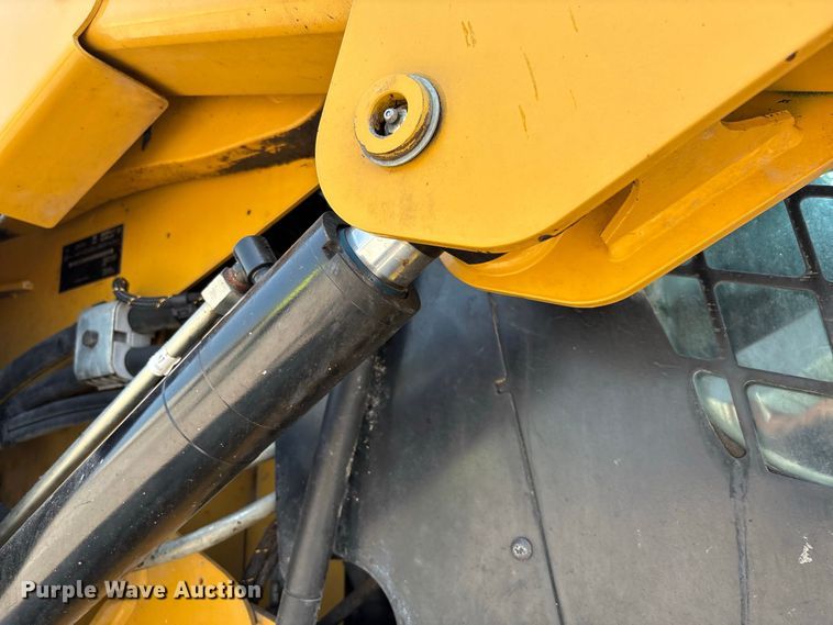 image for item DZ4485 2020 Caterpillar 262D3 skid steer loader