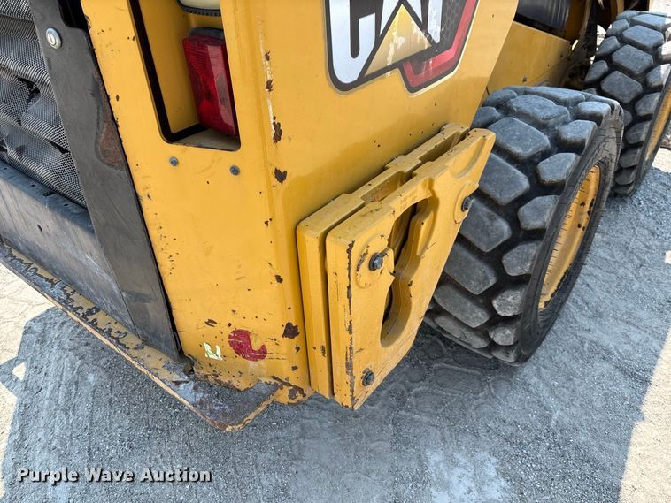 image for item DZ4485 2020 Caterpillar 262D3 skid steer loader