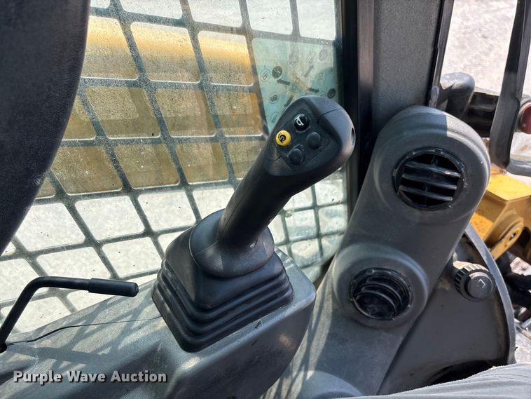 image for item DZ4485 2020 Caterpillar 262D3 skid steer loader