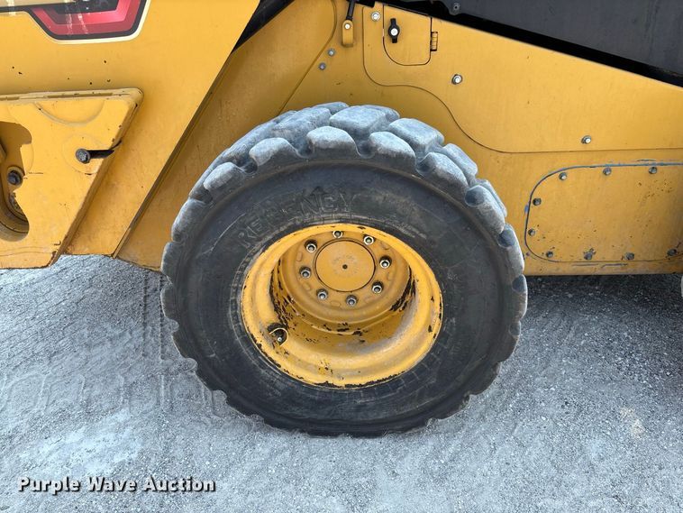 image for item DZ4485 2020 Caterpillar 262D3 skid steer loader