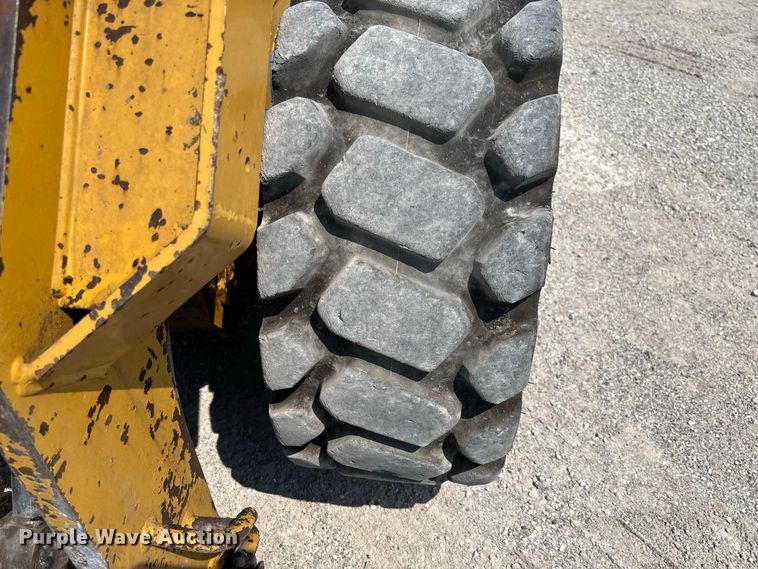 image for item DZ4485 2020 Caterpillar 262D3 skid steer loader