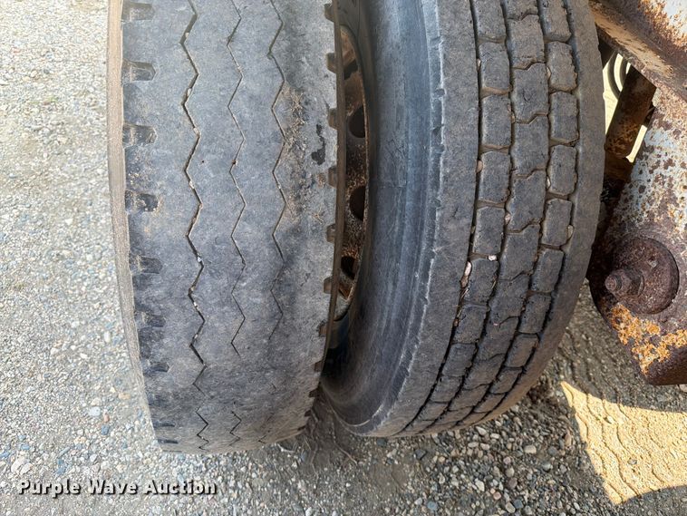 image for item EA0383 1999 Lufkin FL-II 
