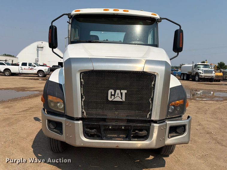 image for item EA0387 2015 Caterpillar CT660 semi truck