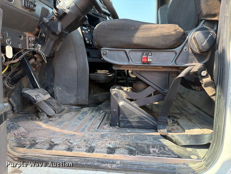 image for item EA0387 2015 Caterpillar CT660 semi truck