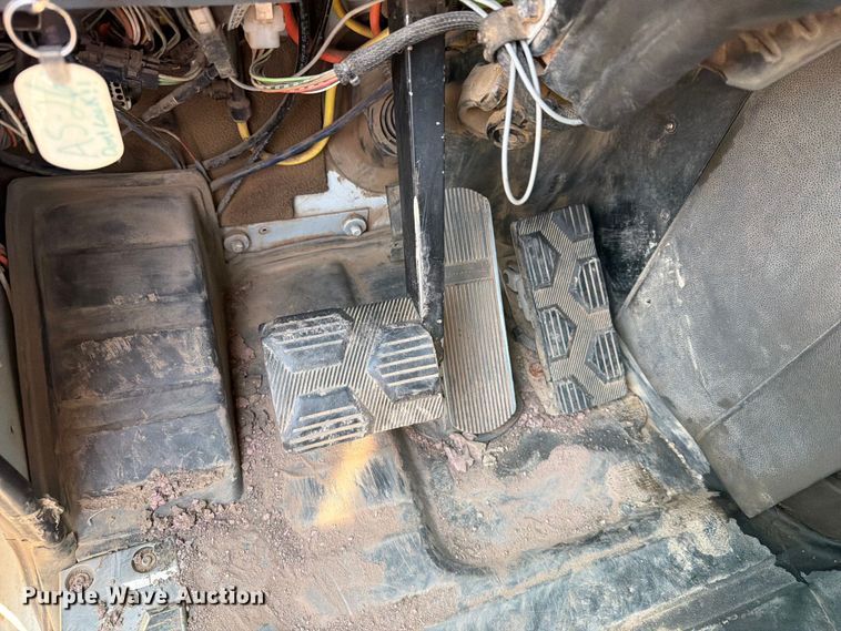 image for item EA0387 2015 Caterpillar CT660 semi truck