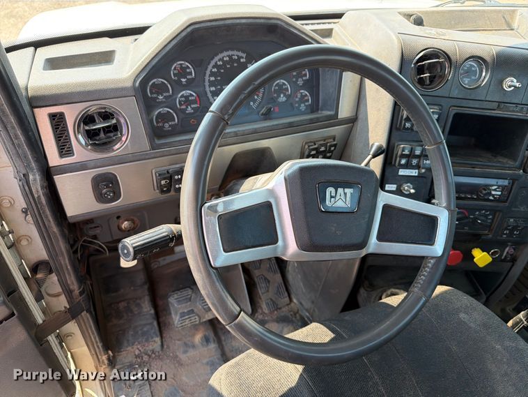 image for item EA0387 2015 Caterpillar CT660 semi truck