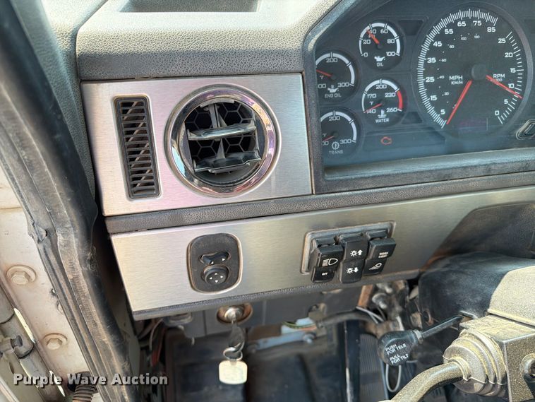 image for item EA0387 2015 Caterpillar CT660 semi truck