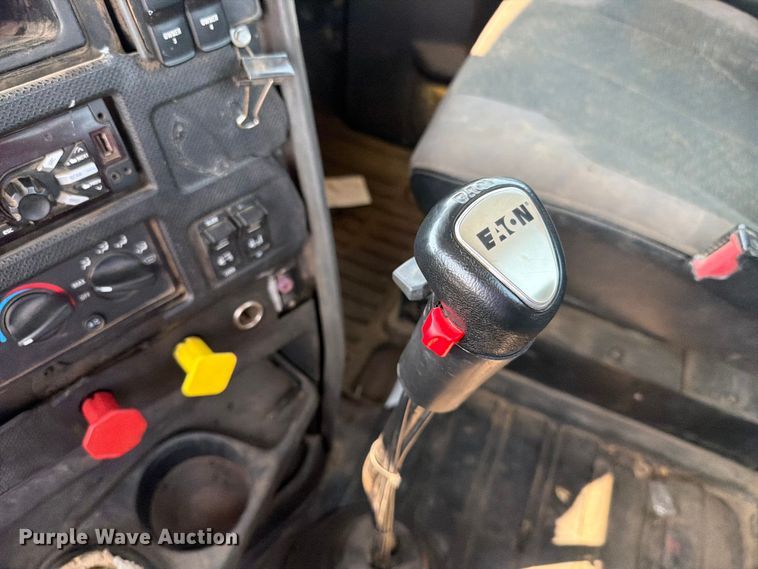 image for item EA0387 2015 Caterpillar CT660 semi truck