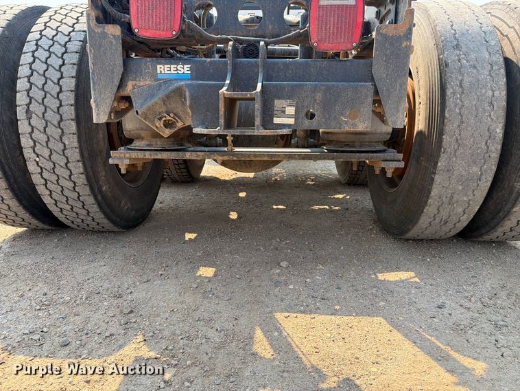 image for item EA0387 2015 Caterpillar CT660 semi truck