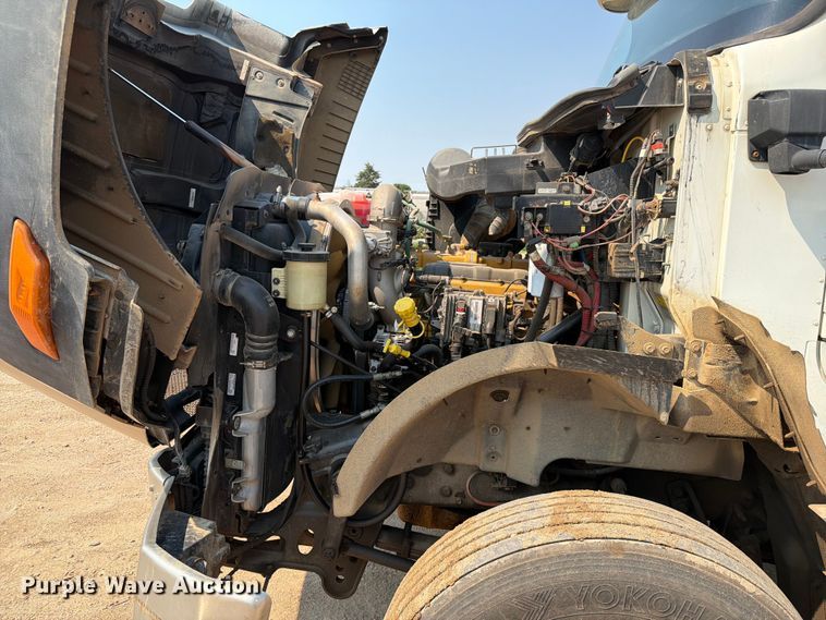 image for item EA0387 2015 Caterpillar CT660 semi truck