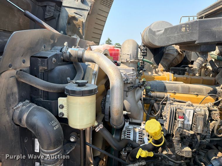 image for item EA0387 2015 Caterpillar CT660 semi truck