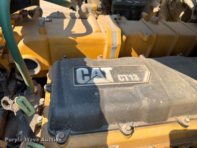 image for item EA0387 2015 Caterpillar CT660 semi truck