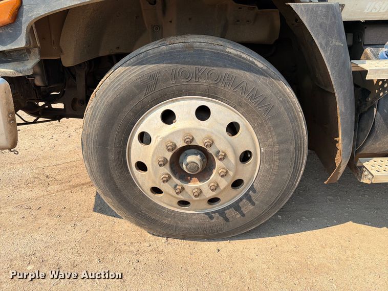 image for item EA0387 2015 Caterpillar CT660 semi truck