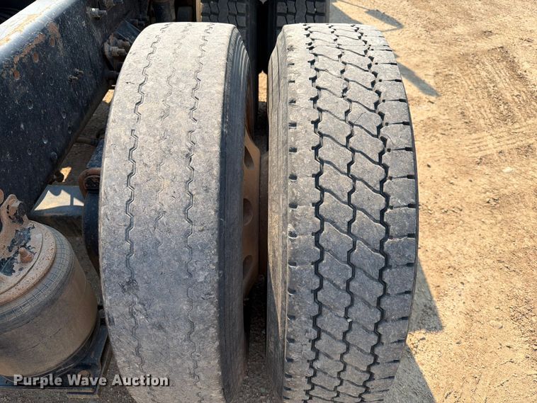 image for item EA0387 2015 Caterpillar CT660 semi truck