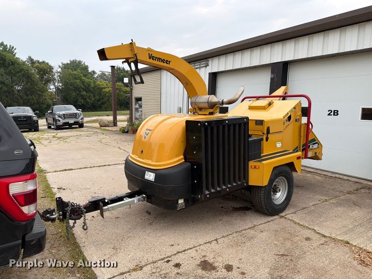 image for item EA0388 2015 Vermeer BC1500 wood chipper