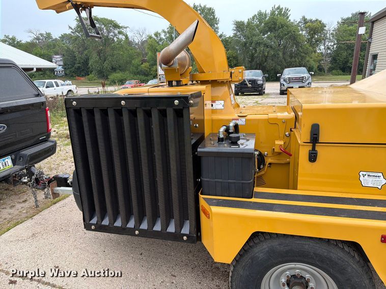 image for item EA0388 2015 Vermeer BC1500 wood chipper