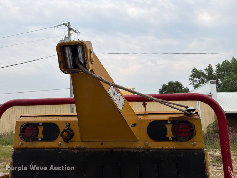 image for item EA0388 2015 Vermeer BC1500 wood chipper